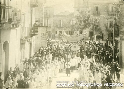 1936-Processione-del-Corpus-Domine-a-S.-Filippo-del-Mela